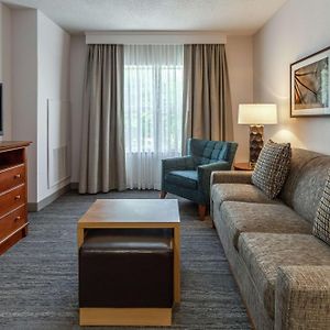 One-Bedroom Queen Suite